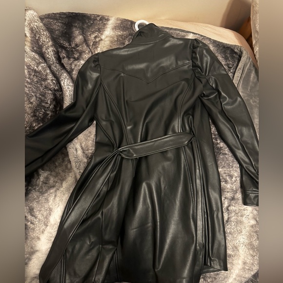 NWOT GUESS LINA FAUX LEATHER SHIRTDRESS - Picture 3 of 4